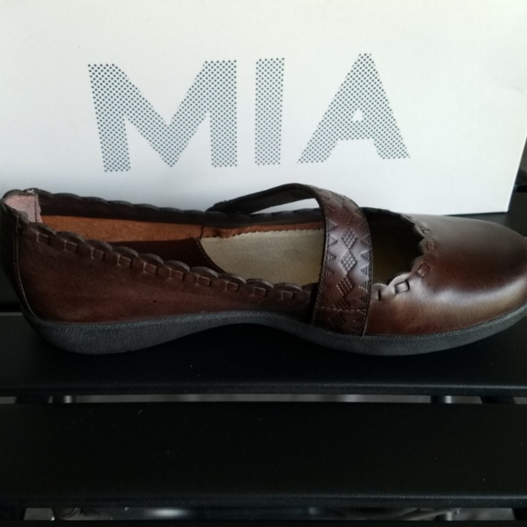 MIA slip on shoes size 6 - Picture 4 of 8